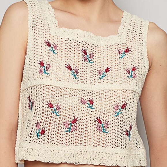 POL Natural Sand Crochet Embroidered Floral Boho Cotton Crop Top - Picture 4 of 9